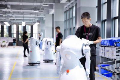 克魯澤機器人今日成功下線，助力兩江新區打造智能機器人產業新高地